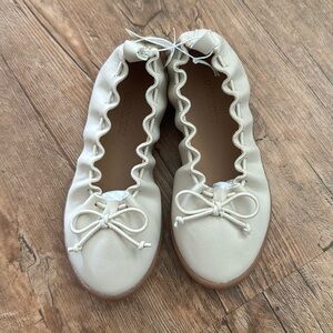 Old Navy Slip-on- size 8